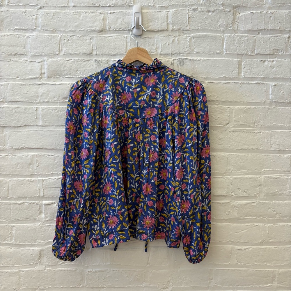 Emerson Fry || Emmaline Blouse Blue Chrysanthemum Satin Block Print Floral - Picture 5 of 10